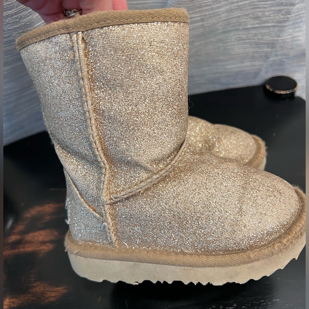 Girls Sparkle Gold UGGs size 6